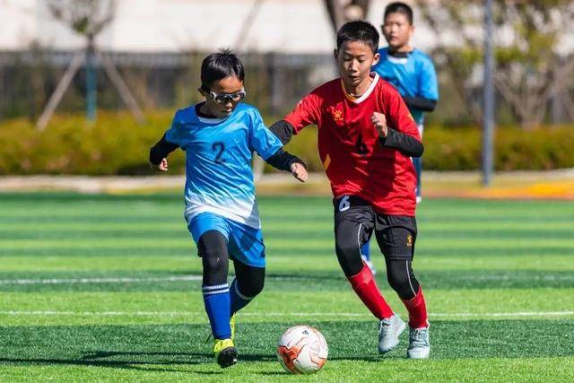热议广州队0-8川崎前锋：这底线突破到没有底线了